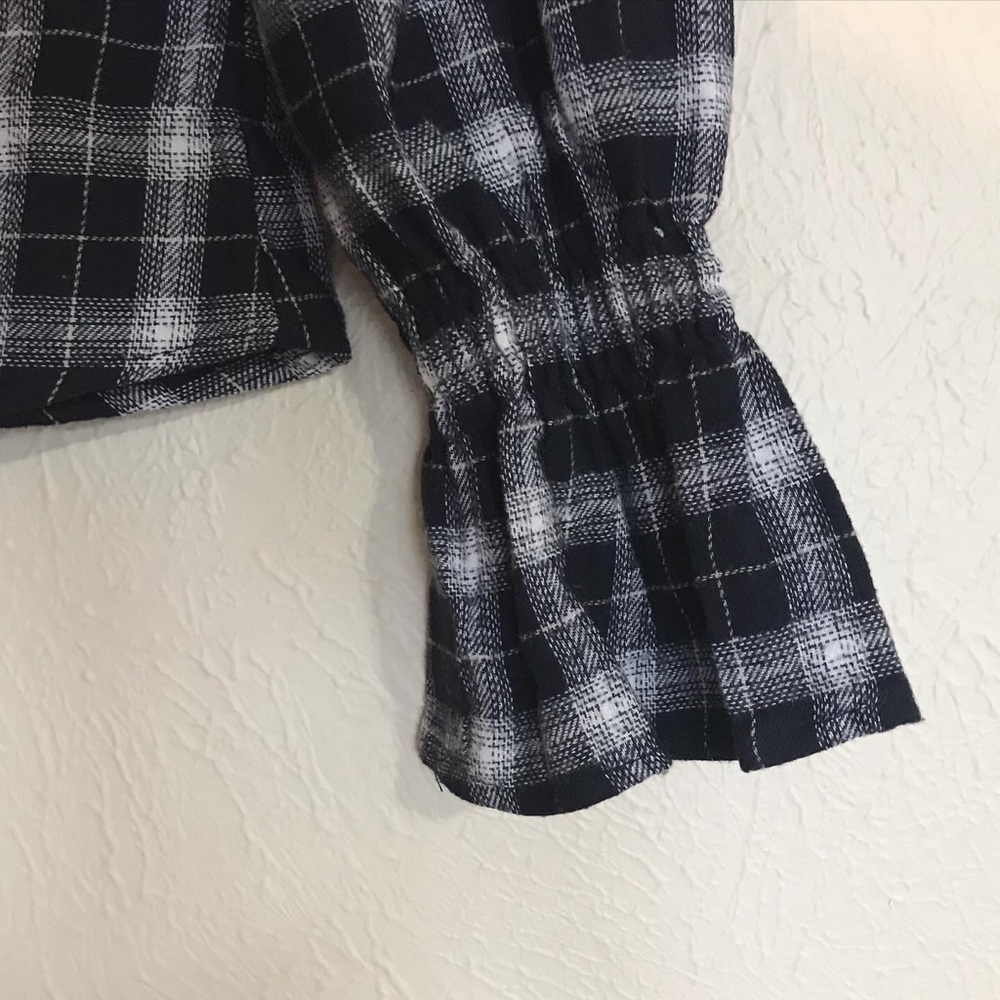 Plaid Ruffled Blouse - Picture 4 of 5